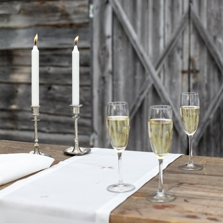 Vit bordslpare med silverstjrnor