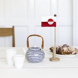 Bordflagstang i egetr med grnlandsk flag