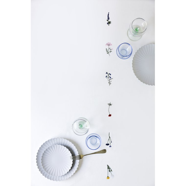 Floradugen 135 x 240 cm � Broderier med blomster og historie