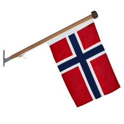 Fasadstng lyx i ek med norsk flagga