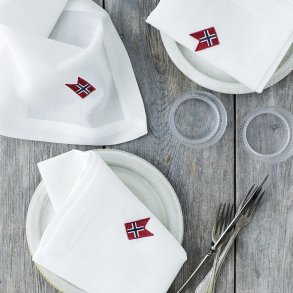 6 stk. servietter med norsk brodert flagg