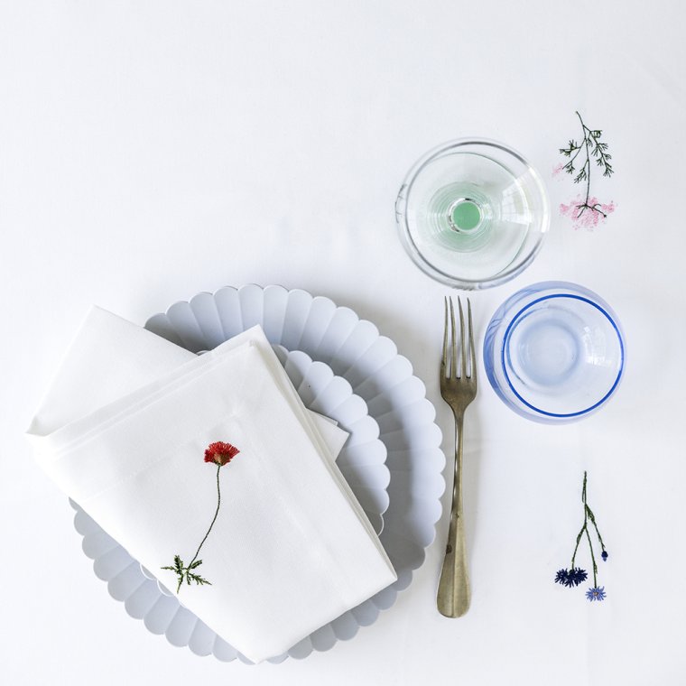 Flora serviet med valmue