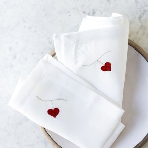 2 stk. broderede hjerteservietter