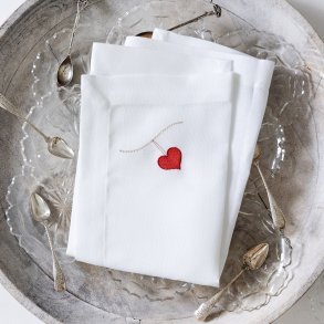 Stofserviet med Broderet Hjerte