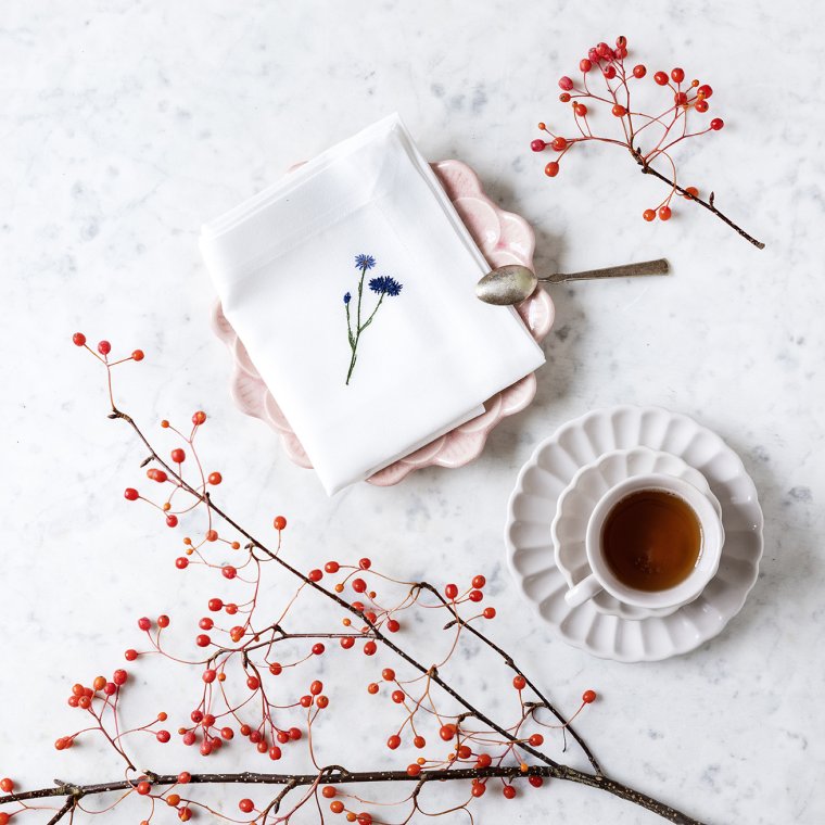 Flora serviet med kornblomst