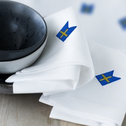 6 tygservetter med svensk flagga