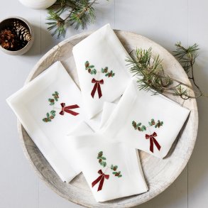 4-pak juleservietter med mrkerd sljfe  Klassisk broderi til julebordet