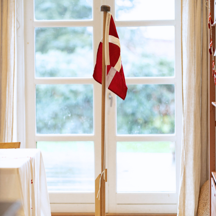 180 cm Egestang med Dannebrog 1219 � Eksklusiv Jubil�umsmodel