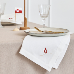 Serviet i stof med gr�nlandsk flag